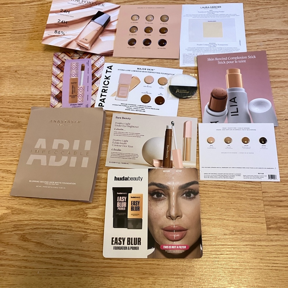 SOLD New Clarins Brush and Sephora Luxury Sample Set